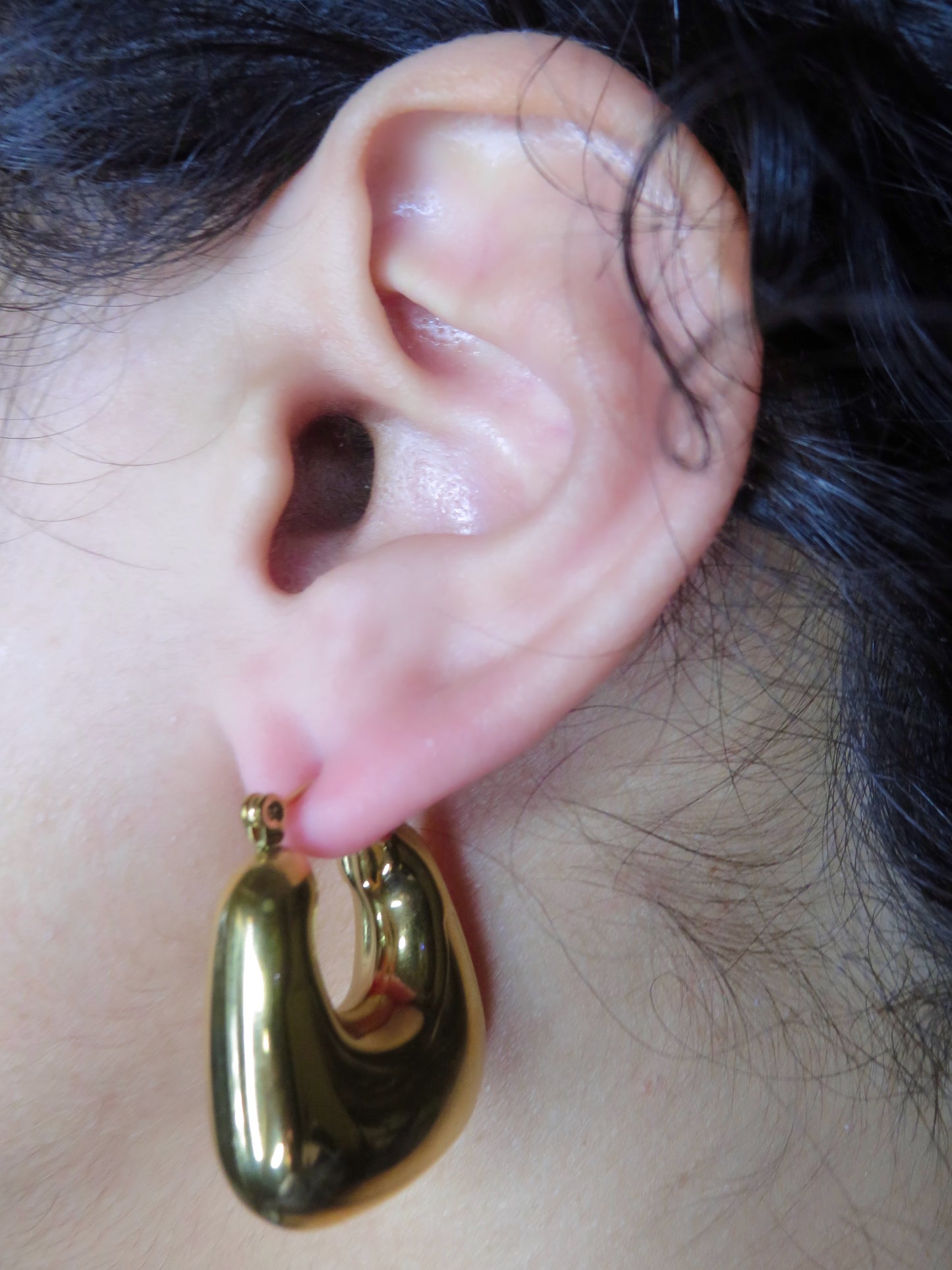 Chunky U-Shaped Hoops earrings Precious Jewels Gold